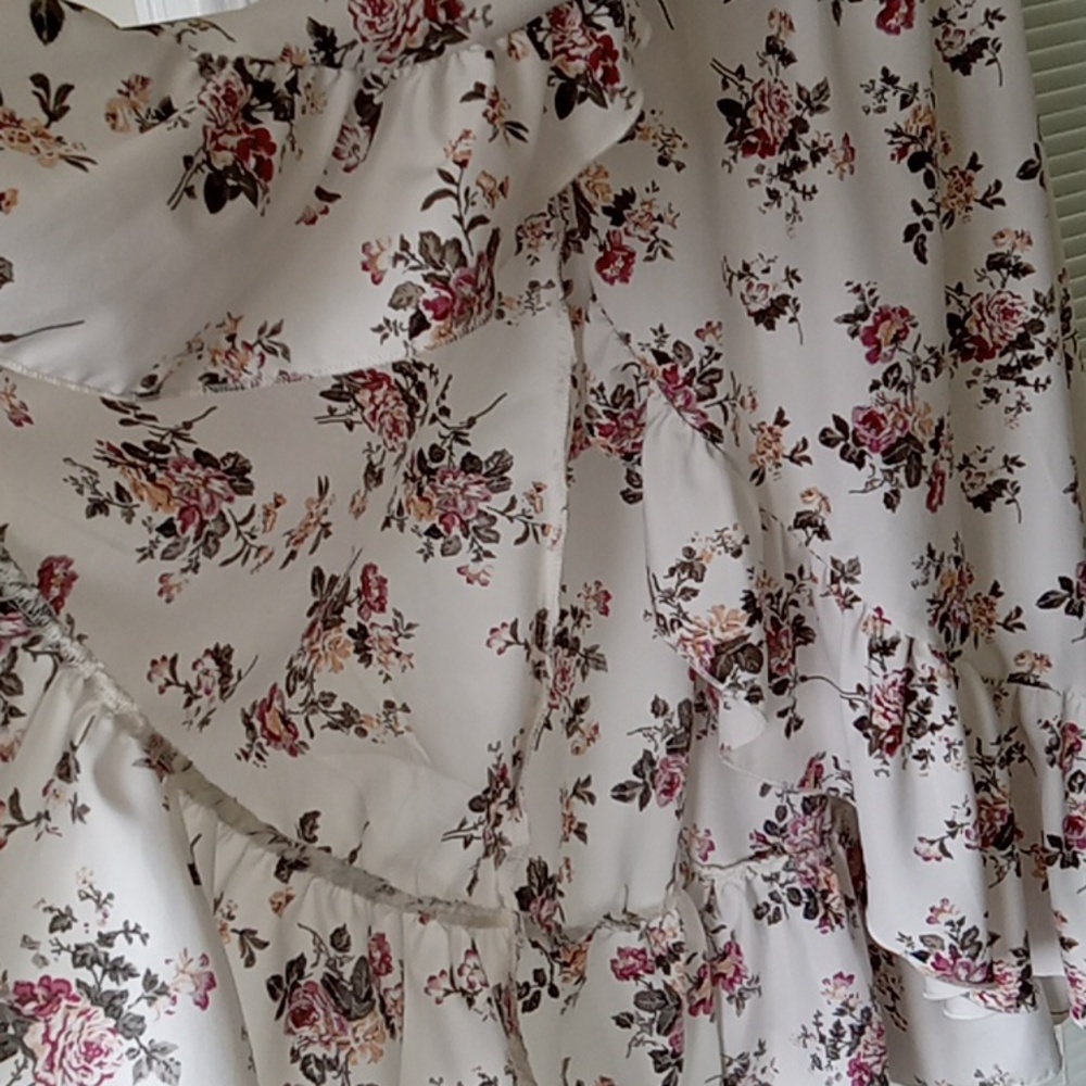 Shein curve Dress - Picture 4 of 8